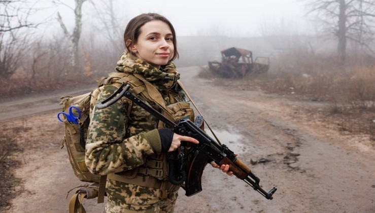 Ukraynalı kadınlarla savaş fantezisi tepki çekti