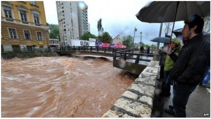 Sırbistan'da sel: 14 nehir sular altında kaldı, olağanüstü hal ilan edildi