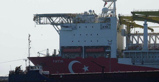 Türkiye'nin ilk yerli sondaj gemisi Fatih Haydarpaşa'da