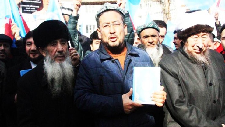Eski Dışişleri Bakanı Gürel: Uygur dernekleri başkasının oyuncağı