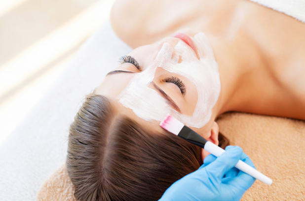 ¿Sabías esto sobre el carbonato y la máscara de levadura de cerveza para la cara?