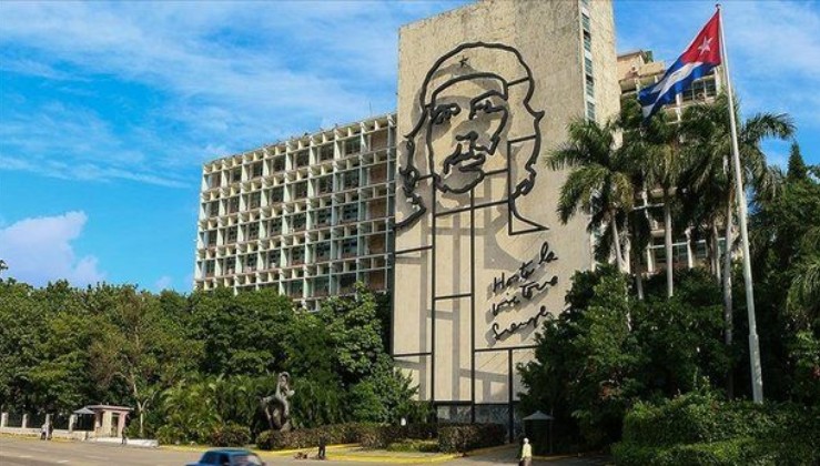 Küba kendilerini terör listesine alan ABD'yi kınadı