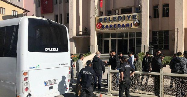 Son dakika: HDP'li Hakkari Belediye Başkanı Cihan Karaman tutuklandı.