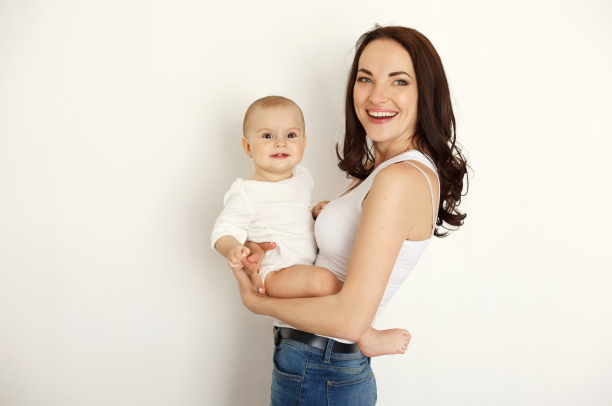 Aquí hay algunos consejos de belleza rápida y natural para las madres apretadas programadas