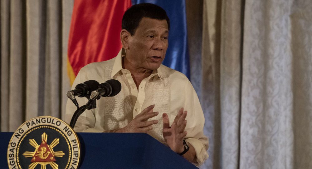 Duterte, omzuna konan böceği muhalefetten bildi: Kesin bir liberal