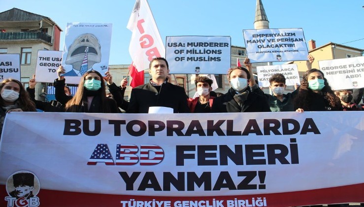 Türk gençliği birinci vazifesini yapıyor: Bu topraklarda ABD'nin feneri yanmaz!