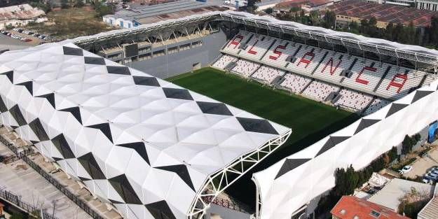 İzmir Alsancak Stadı yeniden açılıyor