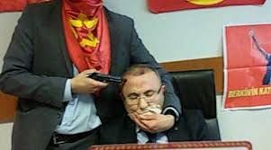 CHP ve HDP kardeşliği: Terör hükümlüsü için ortak kampanya