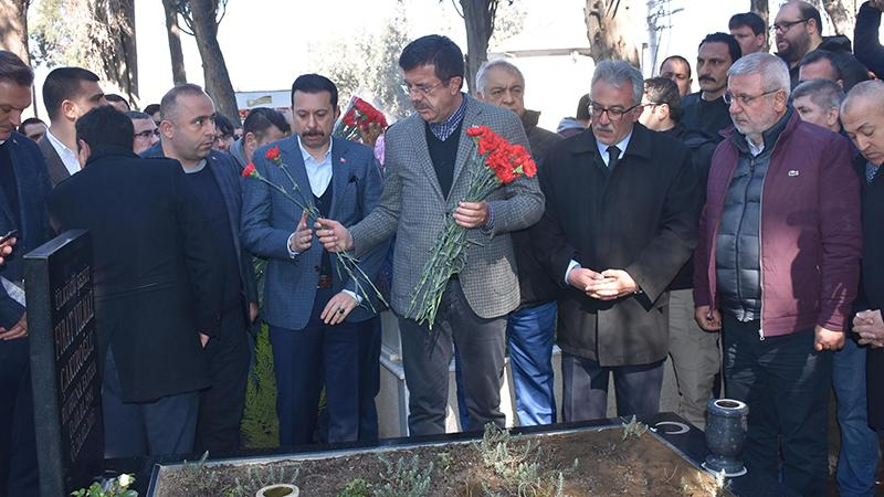 Fırat Yılmaz Çakıroğlu, mezarı başında anıldı