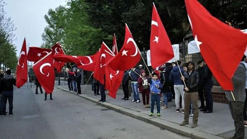 Budapeşte'de PKK yandaşlarının eylemine Türk vatandaşlarından engel
