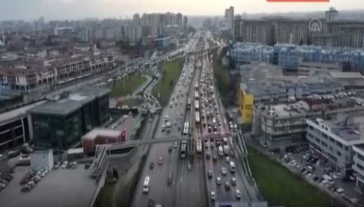 İstanbul'da yollar tıkandı! İki yaka arasında sıkışan sürücüler zor anlar yaşadı