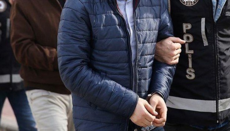 İzmir merkezli FETÖ operasyonunda 46 tutuklama