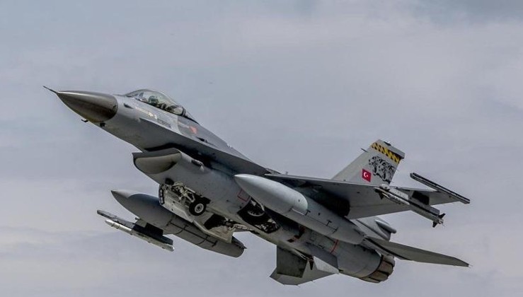Pentagon yalnız F-35'lerle değil F-16'larla da tehdit ediyor