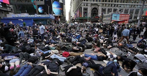 Son dakika: New York'ta protestolar nedeniyle sokağa çıkma yasağı ilan edildi