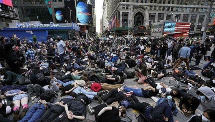 Son dakika: New York'ta protestolar nedeniyle sokağa çıkma yasağı ilan edildi