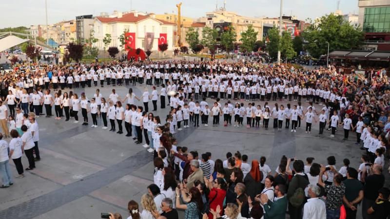 Yalova'da binlerce kişi 19.19'da 250 bin kişi Atabarı oynadı