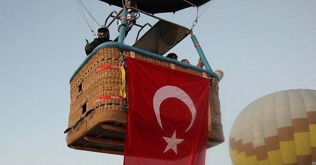 Kapadokya’da 29 Ekim Cumhuriyet Bayramı coşkusu: Türk bayraklarıyla havalandılar