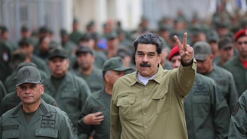 Maduro: ABD, Libya ve Irak'ta yaptığını Venezuela'da yapmaya çalışıyor