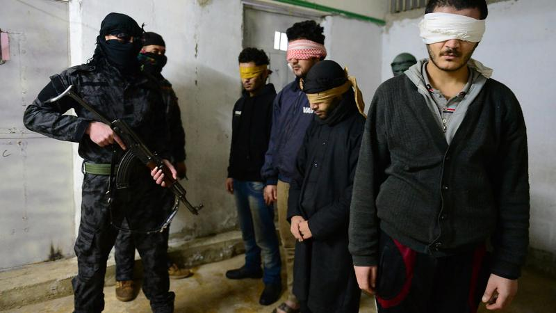 PYD, ABD'yi 3200 IŞİD'li mahkumu salmakla tehdit ediyor
