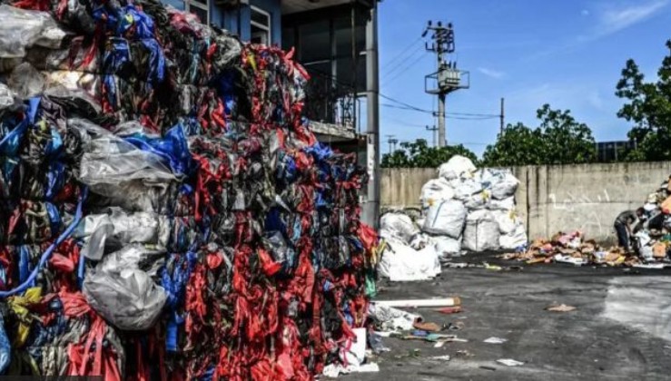AB, plastik atıkların OECD ülkelerine ihracatı konusunda katı kurallar getiriyor, gelişmekte olan ülkelere ise yasaklar getiriyor