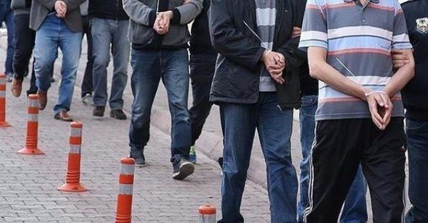 İzmir'de FETÖ operasyonu: 10 tutuklama.