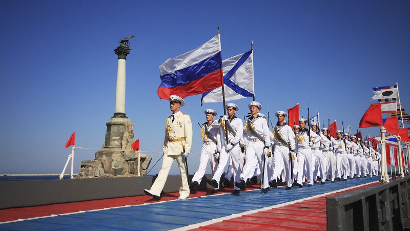 Rus Donanması'ndan gövde gösterisi
