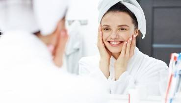 الطرق الطبيعية للمحافظة على شكل البشرة