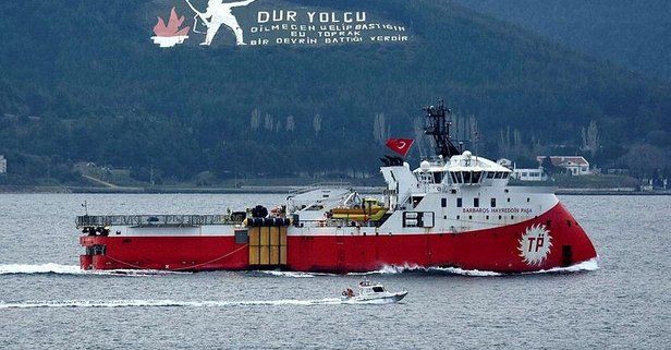 Doğu Akdeniz'de doğalgaz arayan sismik araştırma gemisi 'Barbaros Hayreddin Paşa', Çanakkale Boğazı'nda