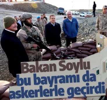 Bakan Soylu bayramı Yüksekova'da askerlerle geçirdi