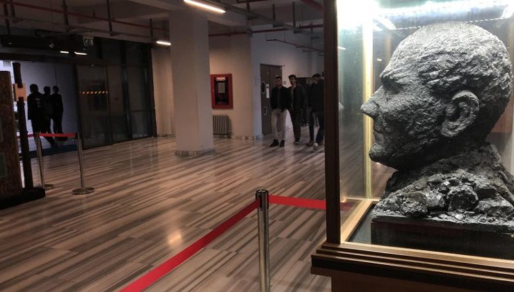 Maden işçisi Atatürk sevgisini kömüre işledi