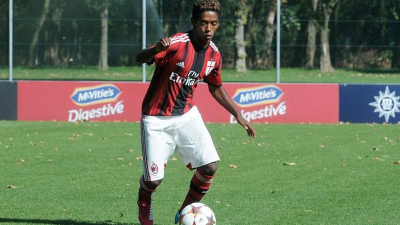 İtalya'da futbolcu Seid Visin ırkçılık yüzünden intihar etti