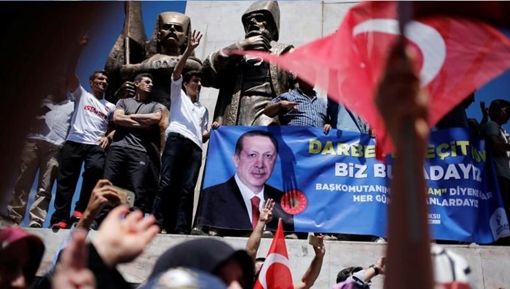 Ünlü Fransız gazetesinden 'Türkiye'de darbe' analizi