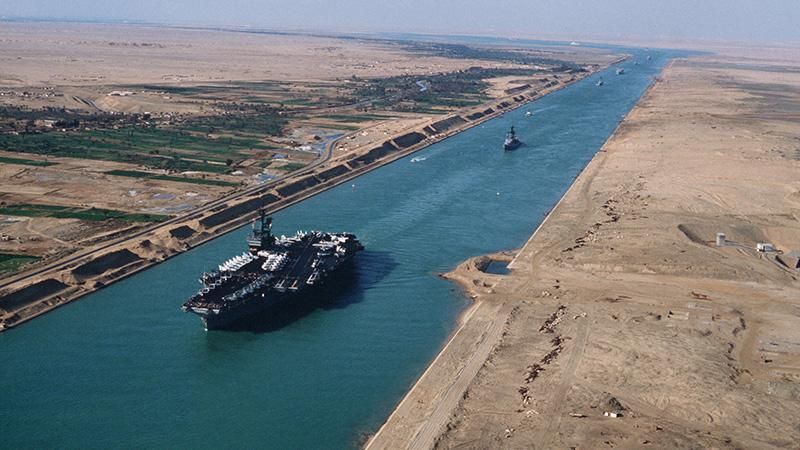Süveyş Kanalı'ndan 150 yılda 1 milyon 300 bin gemi geçti