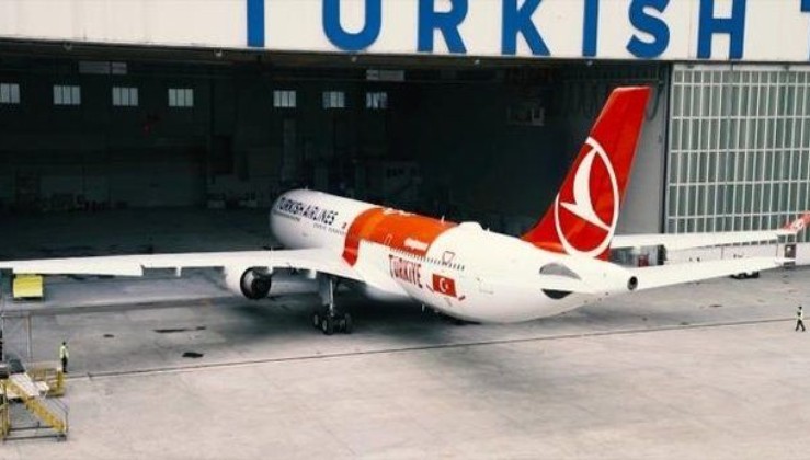 Türk Hava Yolları'nın hazırladığı 19 Mayıs'a özel "Tarihi Forma" gökyüzüyle buluştu