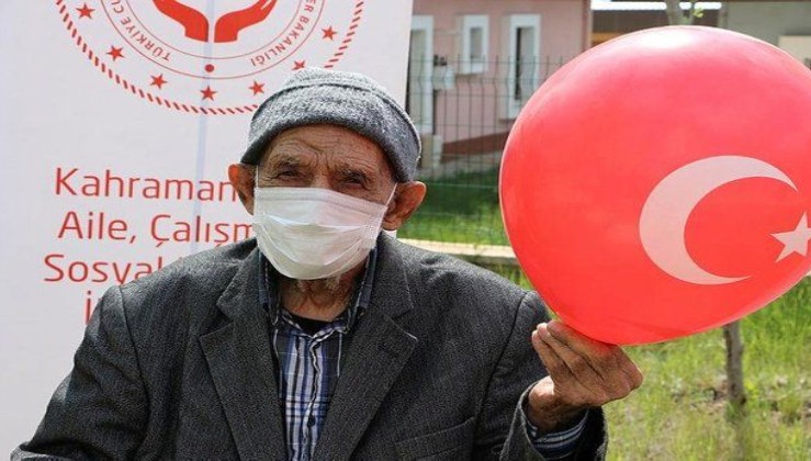 Coronavirüs'ü yenen 101 yaşındaki Ömer Dinler: Devlet beni iki kere kurtardı