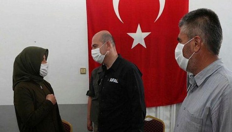Son dakika: İçişleri Bakanı Soylu, Hatay'da şehit ailesine taziye ziyaretinde bulundu