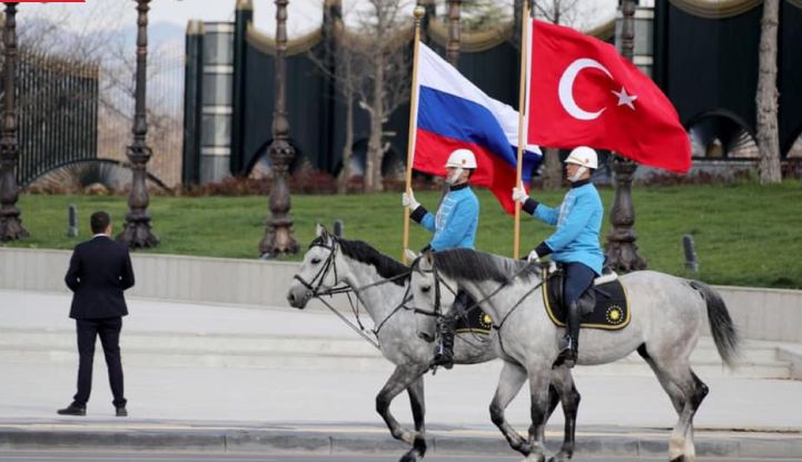 Rus Büyükelçiliği'nden anlamlı TürkRus dostluğu paylaşımı