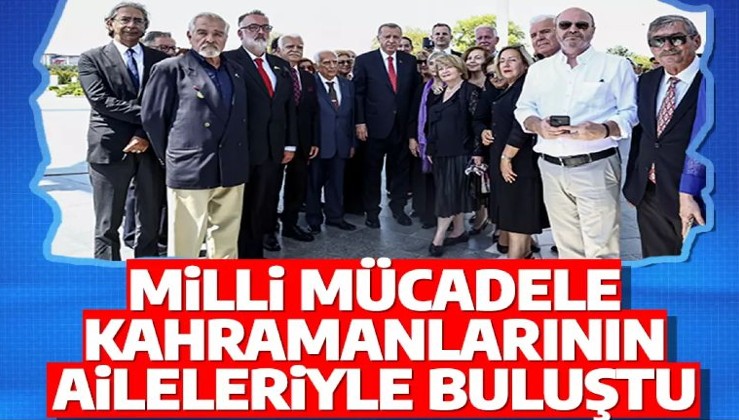 Milli Mücadele kahramanlarının akrabaları Cumhurbaşkanı Erdoğan'ın yanında
