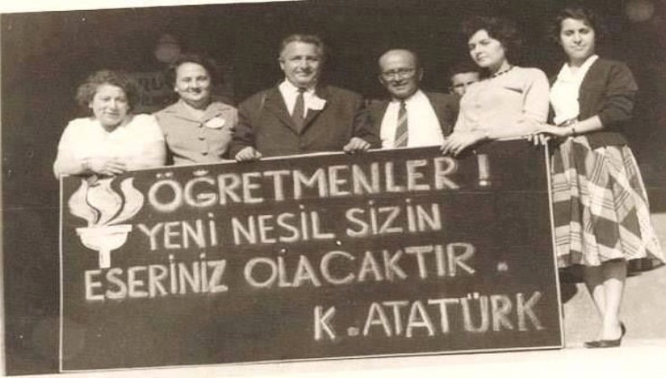 24 Kasım Öğretmenler günü. Baş öğretmen GMK Atatürk...