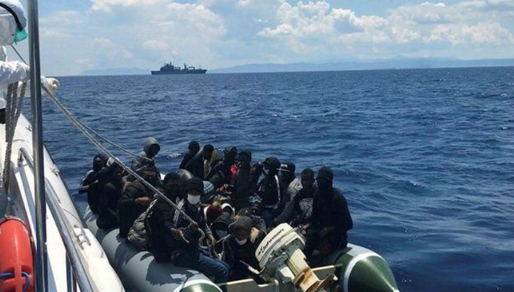 Son dakika: Yunanistan'ın ölüme terk ettiği 85 kaçak göçmen kurtarıldı