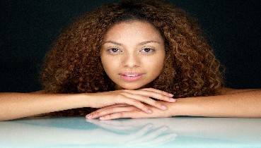 Увлажнение: Как добиться необычной прически афро