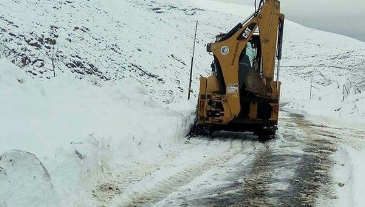 Adıyaman ve Malatya'da 173 yerleşim biriminin yolu kapandı.