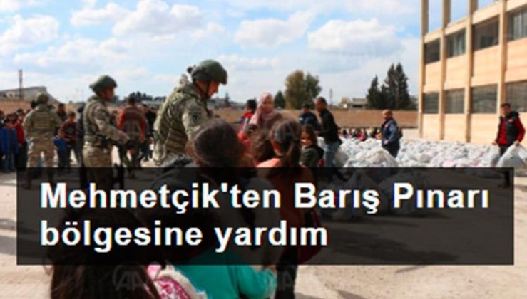Mehmetçik, Barış Pınarı bölgesinde 1000 öğrenciye kırtasiye ve kıyafet yardımı yaptı