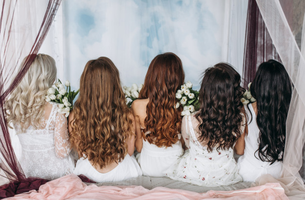 Советы по уходу для девушек с кучерявыми волосами!