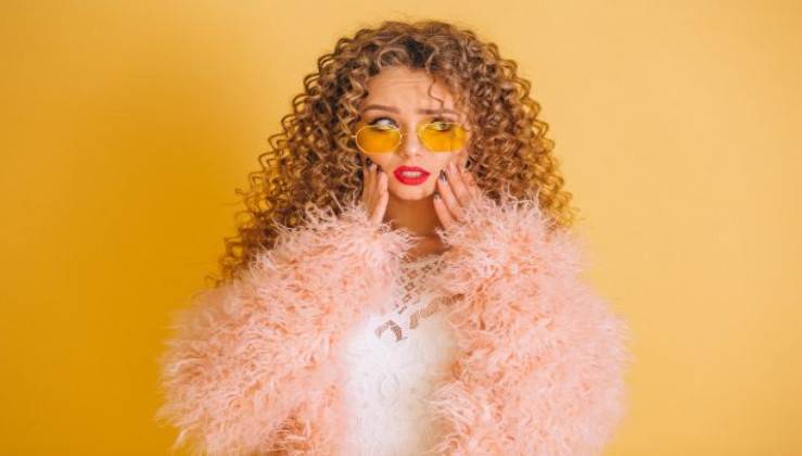 نصائح للعناية بالشعر للبنات ذوات الشعر الطبيعي المجعد!