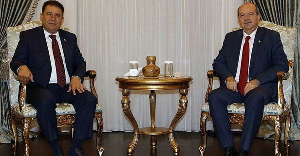 Kuzey Kıbrıs Türk Cumhuriyeti Cumhburbaşkanı Ersin Tatar, hükümet kurma görevini Ulusal Birlik Partisi Genel Başkan Vekili Ersan Saner'e verdi