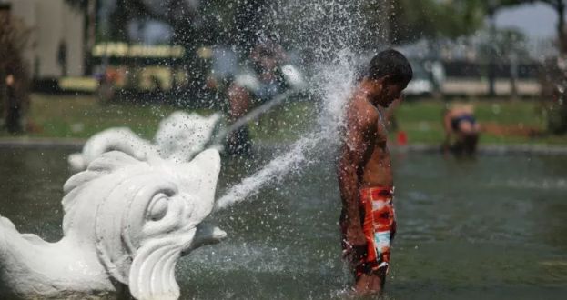Brezilya'da "dayanılmaz" sıcak hava dalgası: Rio'da 52 derece, 3 bin şehirde kırmızı alarm