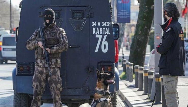 İstanbul’da Yeditepe Huzur Uygulaması! Çeşitli suçlardan aranan 427 şahısla 264 yoklama kaçağı yakalandı