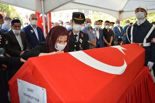 Şehit Yüzbaşı Mahmut Top memleketi Samsun'da son yolculuğuna uğurlandı