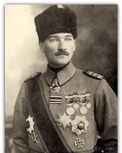 1. Haziran 1915 Atatürk'ün, albaylığa yükselmesi.